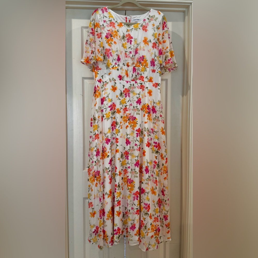 Calvin Klein Spring and Summer Floral Dress NWT - Picture 8 of 9